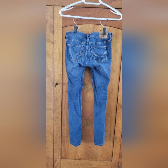 Hollister jeans size 26 low-rise - Picture 2 of 4